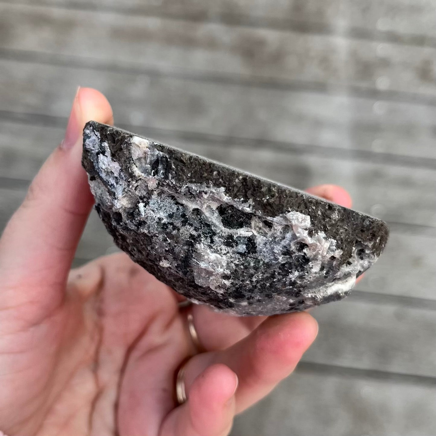 Las Choyas Geode Small Crystal - Spiritual Connection, Meditation, Manifestation
