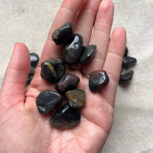 Onyx Tumble Stone - Inner Strength, Protection, Stability