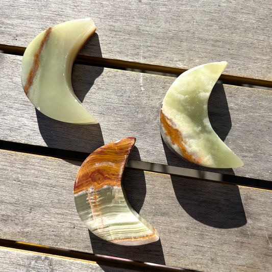 Green Onyx Small Moon Crystal - Heart Chakra, Confidence, Positivity