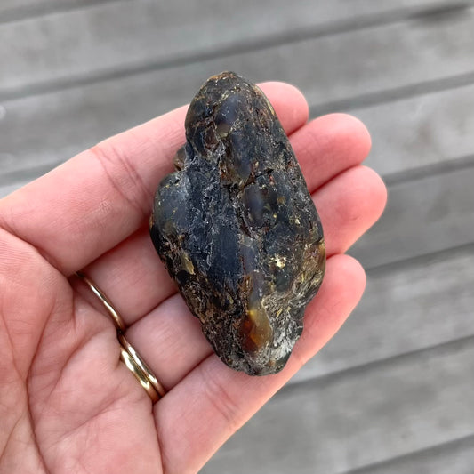 Amber Medium Crystal - Cleansing, Protection, Vitality