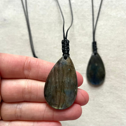 Magic Pendant - Labradorite