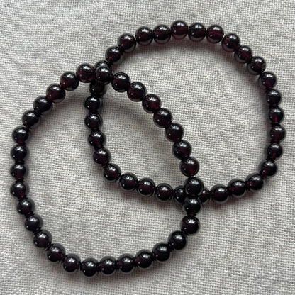 Mozambique Garnet 6mm Beaded Bracelet - Passion