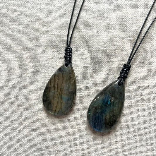Magic Pendant - Labradorite