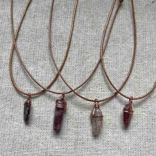 Berry Kiss Pendant - Strawberry Quartz