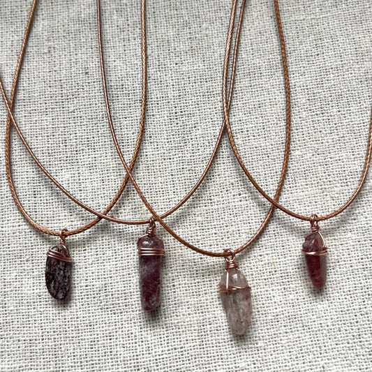 Berry Kiss Pendant - Strawberry Quartz