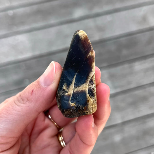 Amber Medium Crystal - Cleansing, Protection, Vitality