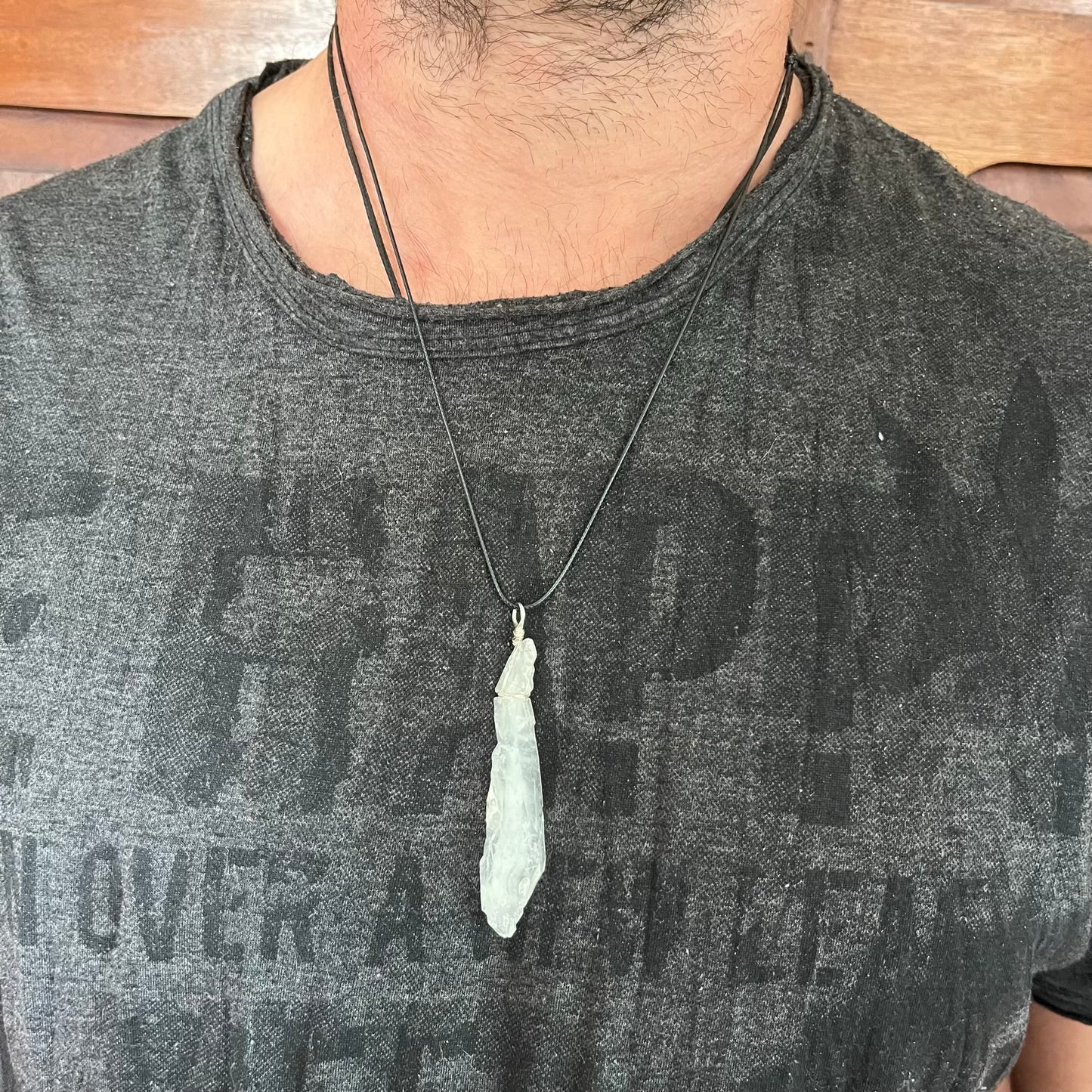 Faden Quartz Pendant