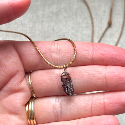 Berry Kiss Pendant - Strawberry Quartz
