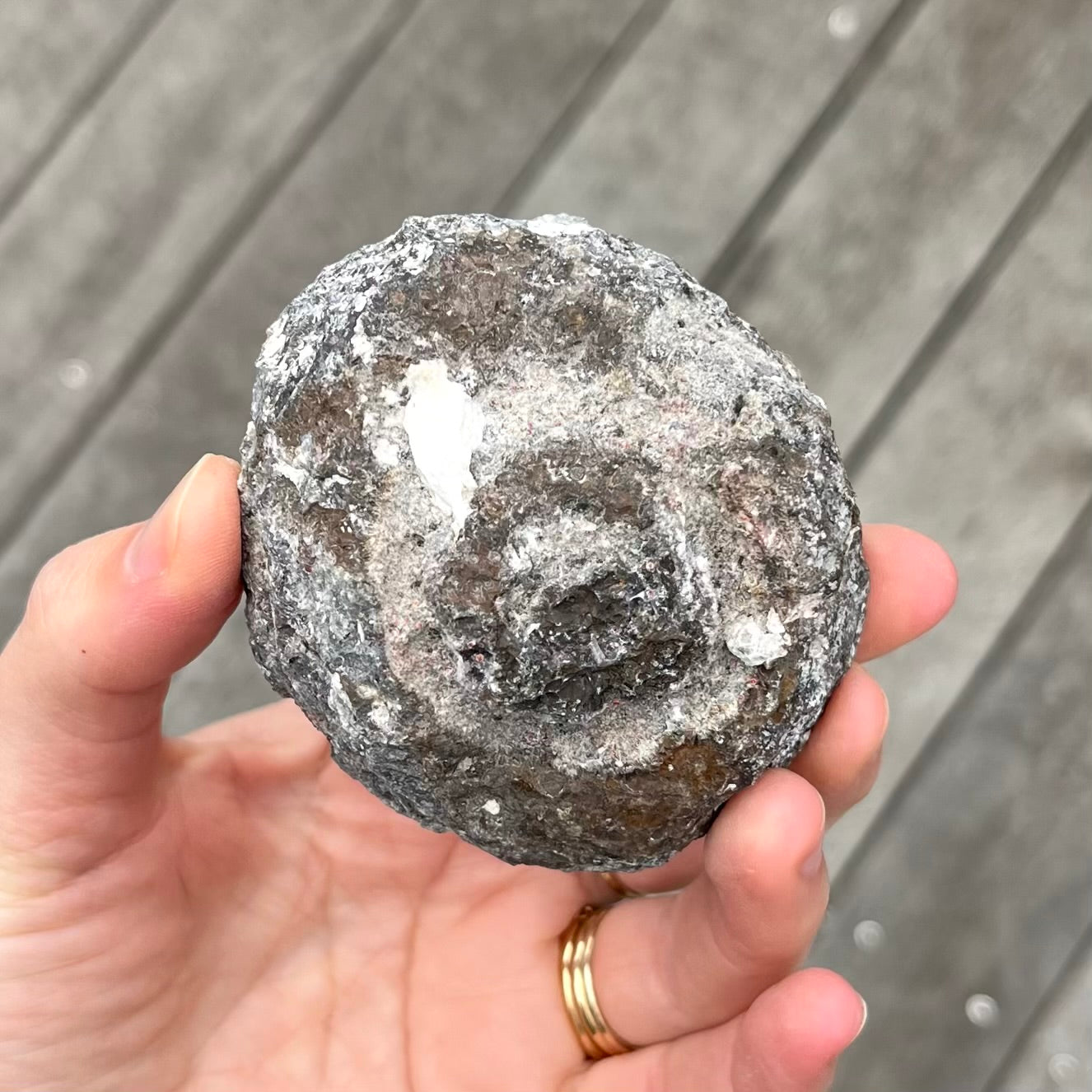 Las Choyas Brown Geode Small Crystal - Spiritual Connection, Meditation, Manifestation